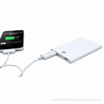 Universal Chargers for iPhone/iPad/HTC/Samsung, with DC 5.2V/1,000mAh Maximum Output